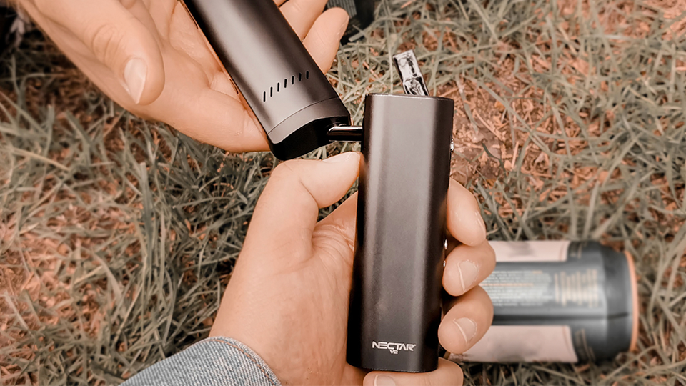 Portable Dry Herb Nectar Vape with Friends